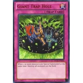 Giant Trap Hole (Red) - Duelist League Promo (DL)